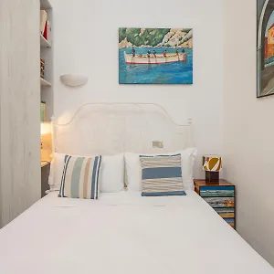 New In Downtown Close To Duomo Италия